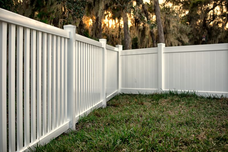 Vinyl Fence Replacement in St Louis, MO
